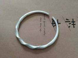 s925纯银，925银是真的银吗为什么会褪色？