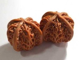 核桃价格，一对四棱核桃 的平均价？