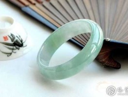 玉镯的鉴别（手镯玉器鉴别最简单方法？）