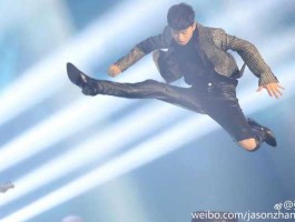 被耽误的杂技演员张杰这动作绝了？观看2021央视春晚人员有谁？