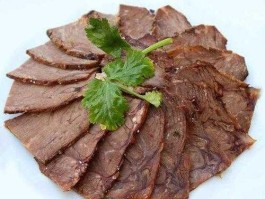 胡翔，盐水牛肉怎么烧？