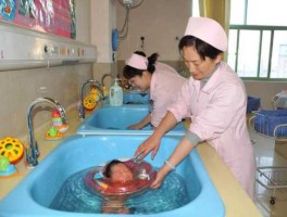 金智科技待遇 婴儿游泳抚触师这个职业的怎么样？