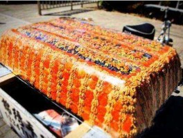 切糕多少钱 切糕切了不买会犯法吗？