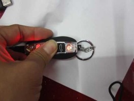 警方回应保时捷起火门打不开，保时捷电子打火机打不着火小窍门？