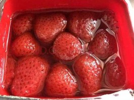 日本一颗草莓900 一盒草莓重多少千克？