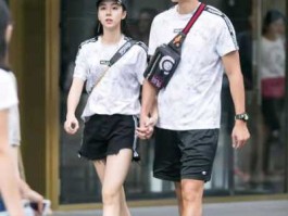 街拍 情侣街拍简短文案？