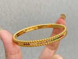 黄金彩虹18 七彩拉丝工艺黄金手镯的特点？