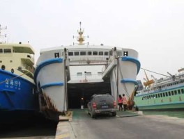 粤海铁路 一个轮渡能载多少车？
