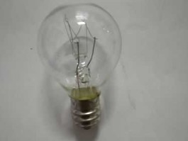 钨丝，灯泡的保质期几年？