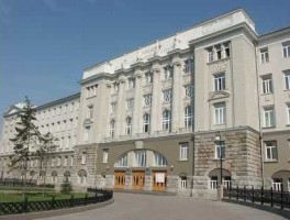 鄂木斯克，鄂木斯克国立交通大学国内承认吗？