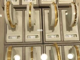 香港周大福今日金价（周大福黄金手镯40克左右的图片与价格？）