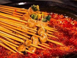 串串香一天能挣多少钱（串串的利润大概是多少？）