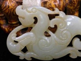 祥云飞龙 和田玉龙寓意？