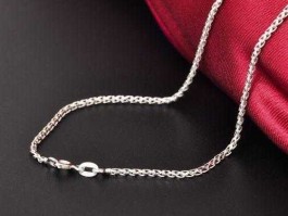 白色k金（白色的项链是什么金？）