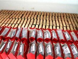 采购吧网？请问公司的礼品采购一般是谁负责的，怎样打通关系来争取订单，端午节到了，给点意见吧？