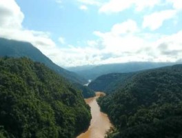 1360亿 红河水能丰富的主要原因？
