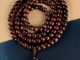 黄花梨网（黄花梨手持桶珠08的的多少钱？）