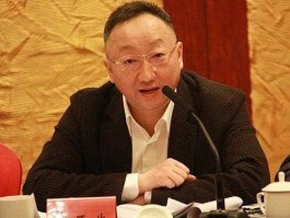 袁亚非，袁亚非是不是开始做了个金陵银行？