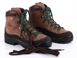 zappos，广州有美国danner鞋实体店吗？