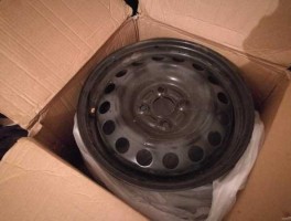 今日生铁价格，轮毂卖废品一个能卖多少？