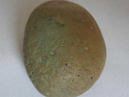 陨石夜明珠（天然陨石夜明珠原石怎么鉴定？）