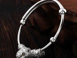 带银饰品的好处？佩戴纯银有什么好处？