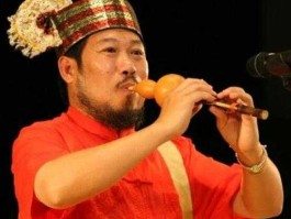 李春华（哏德全和李春华比谁葫芦丝吹得好？）