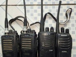 全盛营业厅？想买4个对讲机，4个要能同时用，10公里以内，买什么牌子的好？
