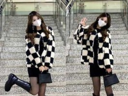 姐裸吧（赤裸姐妹花里那个白的和羊羔一样的女的叫什么名字谁知道？）