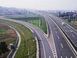成都市承包商？成雅高速公路投资方？