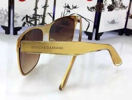 dolce   gabbana 太阳镜上有个d是什么牌子？