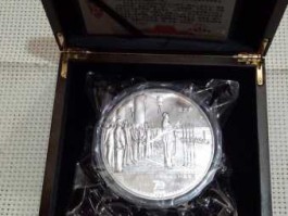 纯银纪念章（70周年纪念章价值多少？）