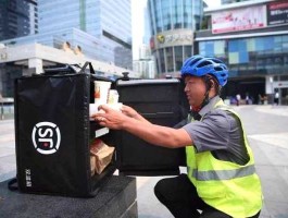 顺丰回应送外卖？顺丰快递员送外卖出事故私了保险公司赔钱吗？