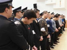 20涉黑人员聚众冲击政府？20人殴打一人够涉黑吗？