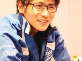 郎咸平 博客？类似韩寒的作家？