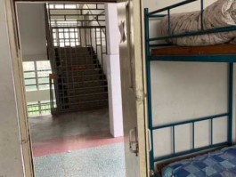 兖矿吧（邹城兖矿二中附近都有什么小区啊。我想在学校附近租房，方便上学？）