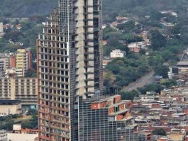 世界第一大贫民窟 世界上第一座楼房是谁建造的？