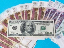 美元兑卢布 240万卢布约合多少美元？