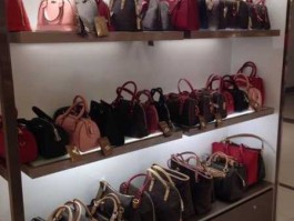 零售店 专卖店和特卖店的区别？